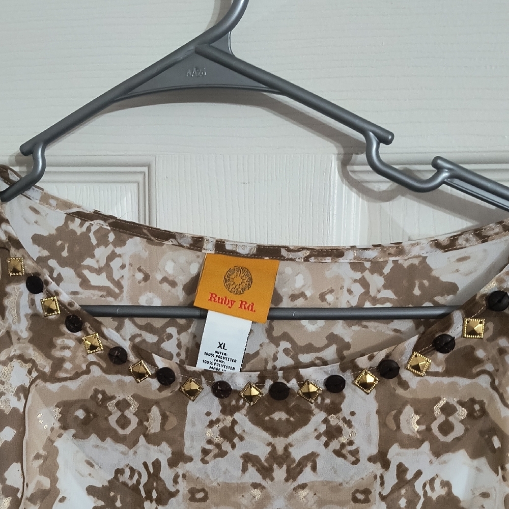 Ruby Rd. Beige and White Patterned Blouse - image 2